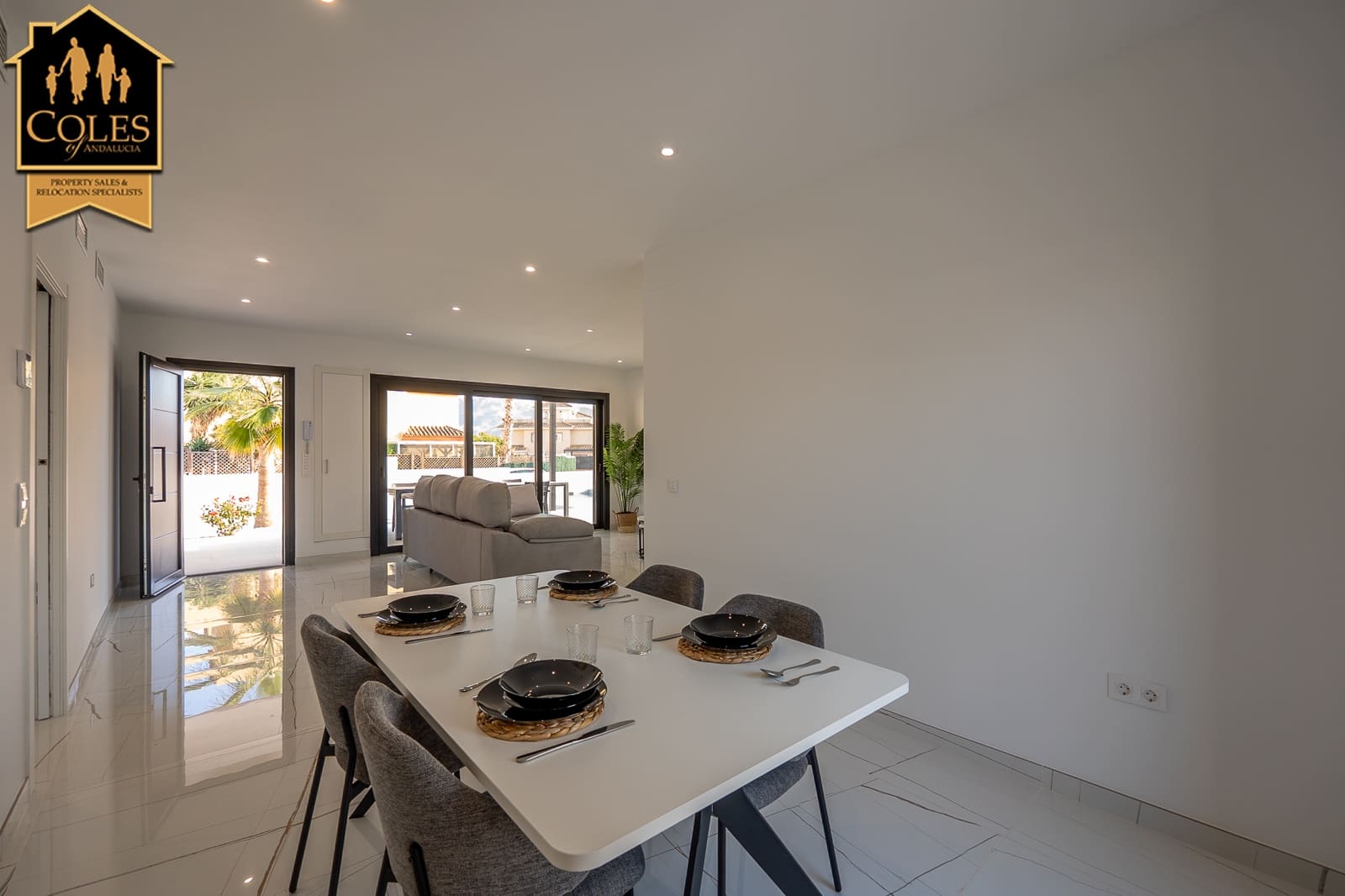 2 makuuhuone Huvila myytävänä paikassa Los Gallardos mukana uima-altaan 
autotalli - 324 000 € (Ref: 9453615)