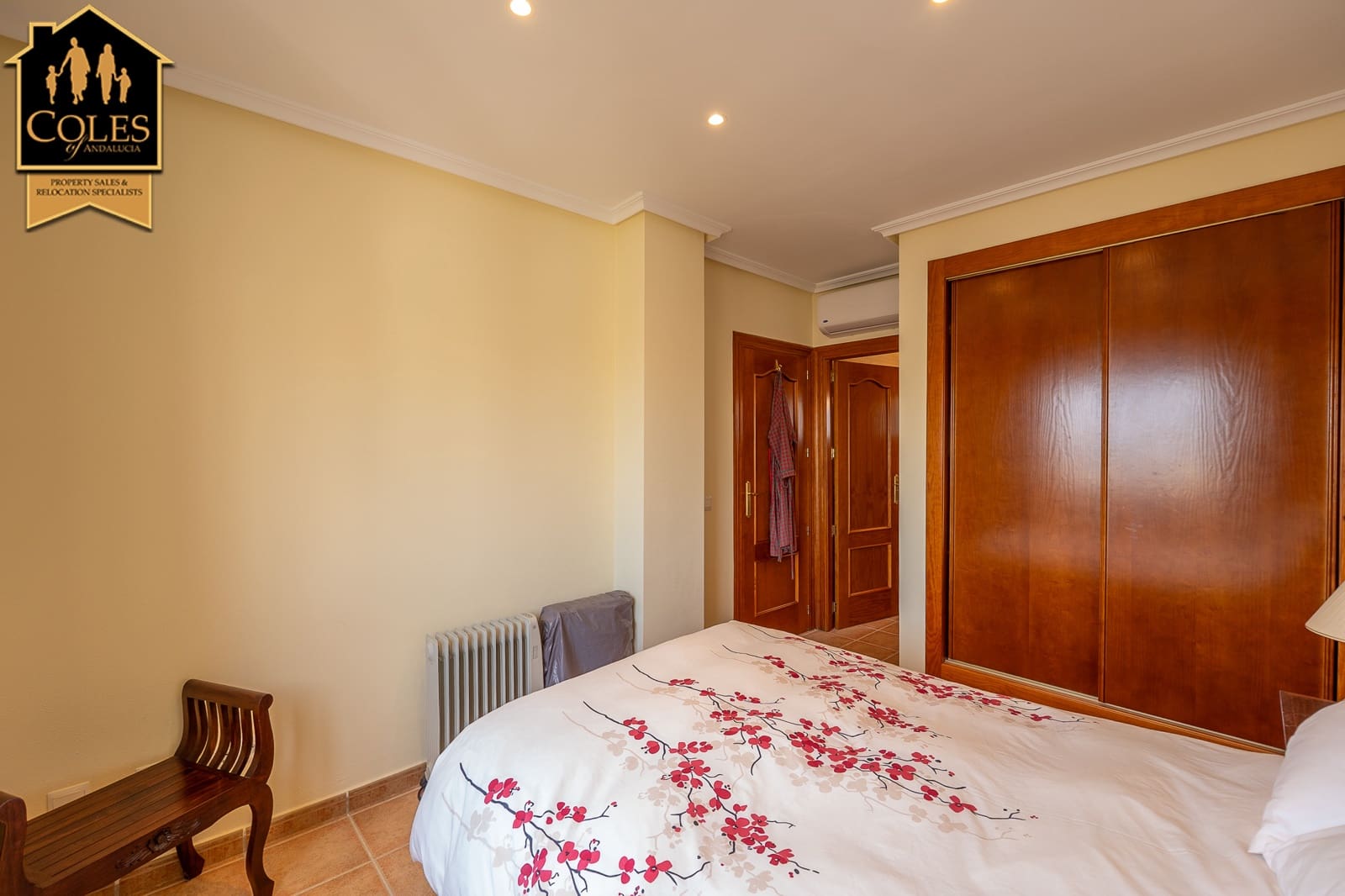 2 makuuhuone Huoneisto myytävänä paikassa Vera mukana uima-altaan 
autotalli - 159 999 € (Ref: 9456682)