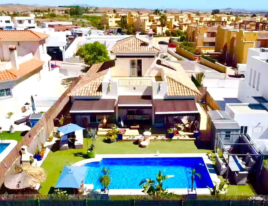 3 makuuhuone Huvila myytävänä paikassa Los Gallardos mukana uima-altaan 
autotalli - 349 950 € (Ref: 9471559)