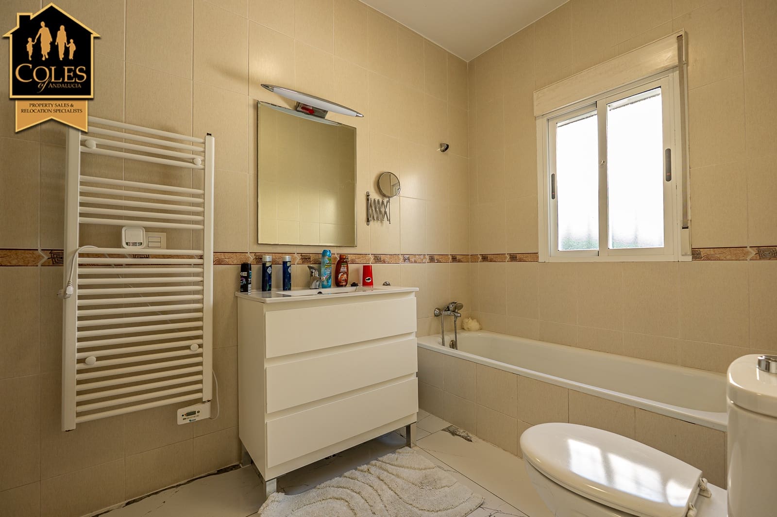 4 bedroom Villa for sale in Arboleas with pool garage - € 359,000 (Ref: 9500294)