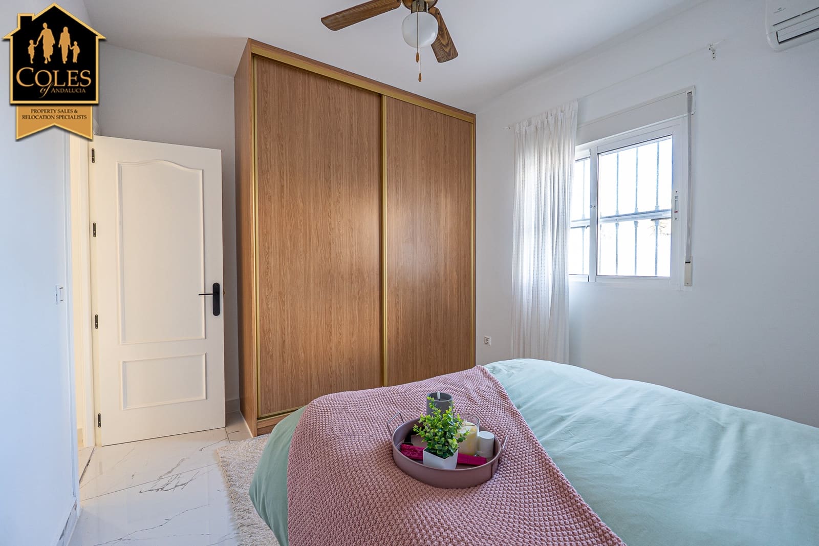 4 bedroom Villa for sale in Arboleas with pool garage - € 359,000 (Ref: 9500294)