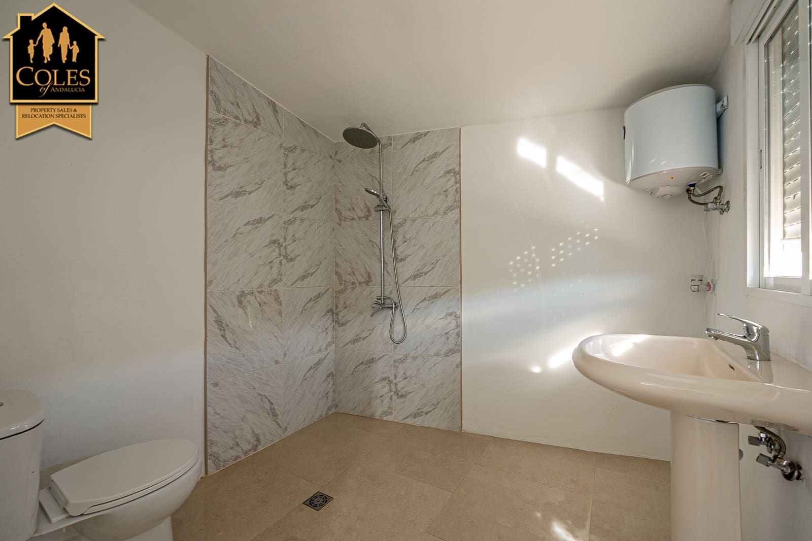 4 bedroom Villa for sale in Arboleas with pool garage - € 359,000 (Ref: 9500294)