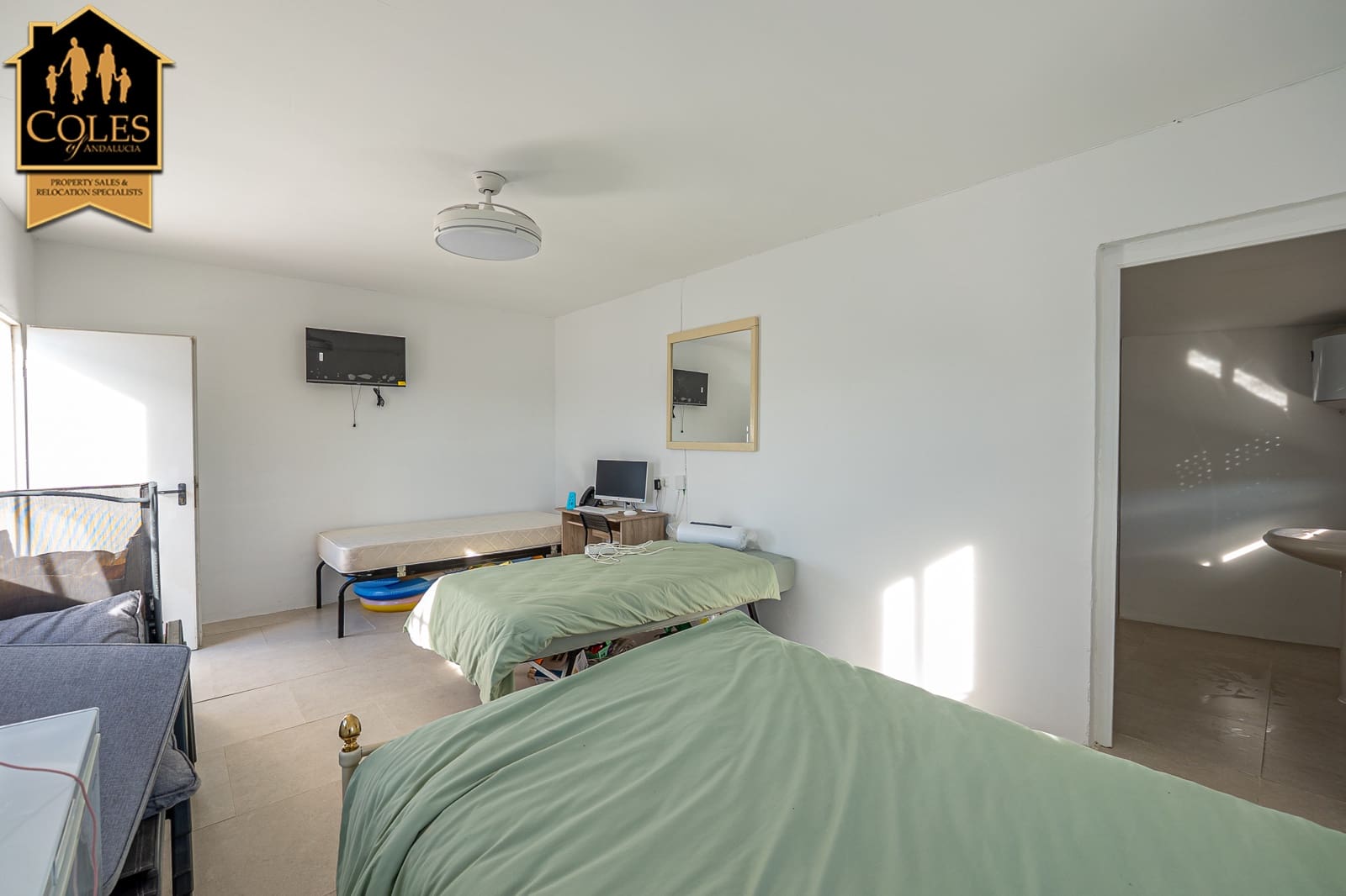 4 bedroom Villa for sale in Arboleas with pool garage - € 359,000 (Ref: 9500294)