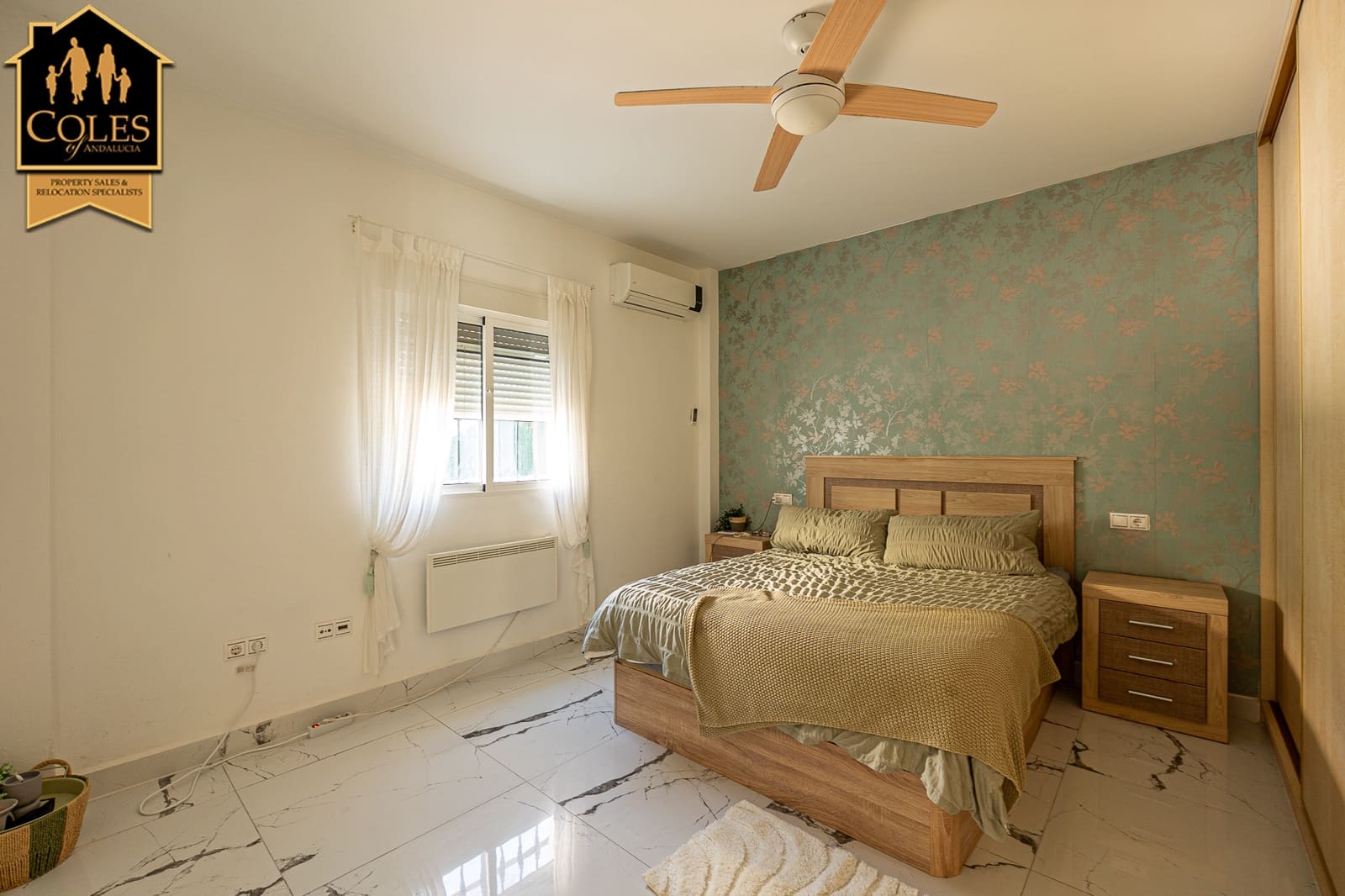 4 bedroom Villa for sale in Arboleas with pool garage - € 359,000 (Ref: 9500294)