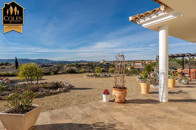 3 sovrum Villa till salu i Zurgena med garage - 229 999 € (Ref: 9558802)