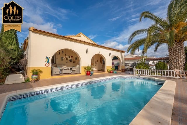 4 sypialnia Willa na sprzedaż w Arboleas z basenem garażem - 299 000 € (Ref: 9566401)