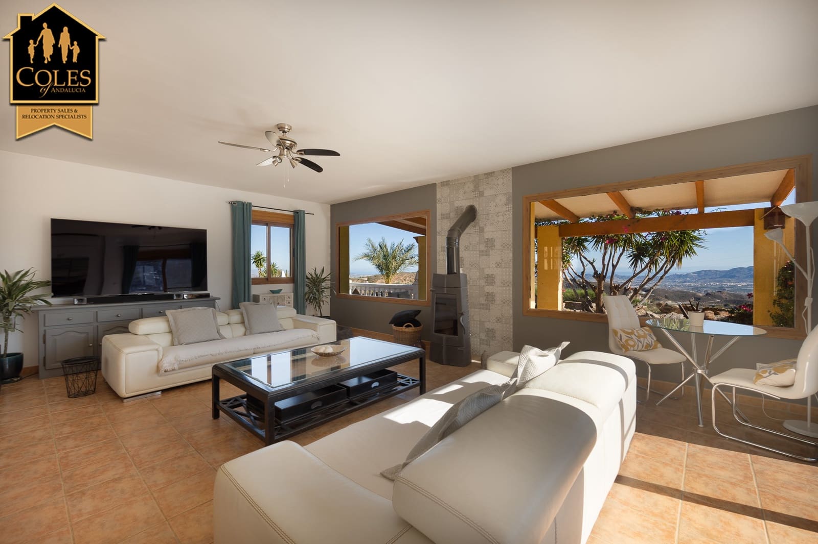 4 soveværelse Villa til salg i Bedar med swimmingpool garage - € 497.500 (Ref: 9579997)