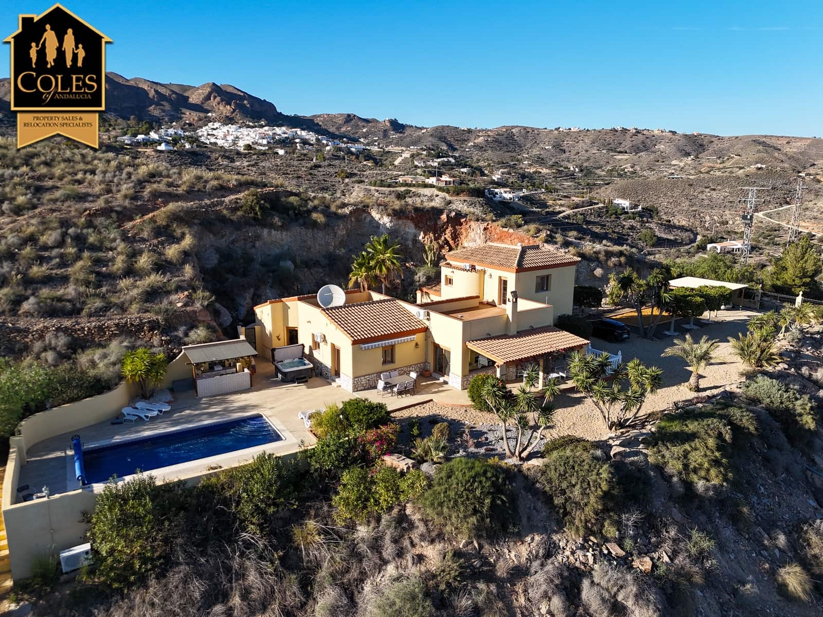 4 soveværelse Villa til salg i Bedar med swimmingpool garage - € 497.500 (Ref: 9579997)