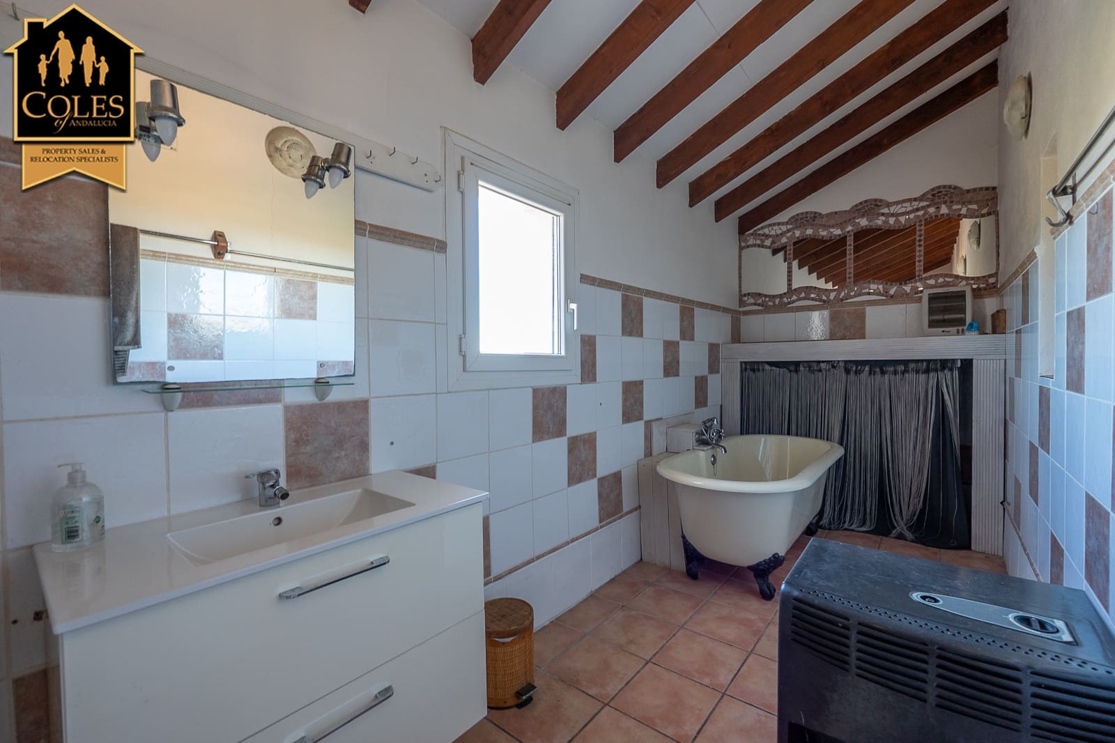 5 bedroom Villa for sale in Los Gallardos with pool - € 429,000 (Ref: 9635004)