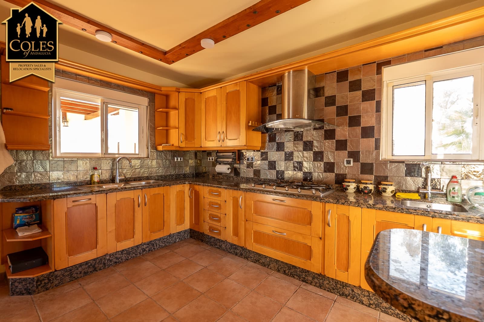 5 bedroom Villa for sale in Los Gallardos with pool - € 429,000 (Ref: 9635004)