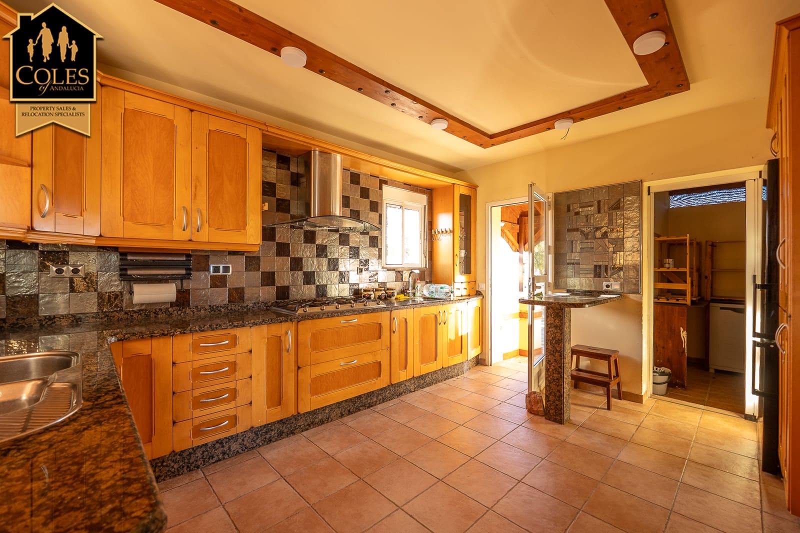 5 bedroom Villa for sale in Los Gallardos with pool - € 429,000 (Ref: 9635004)