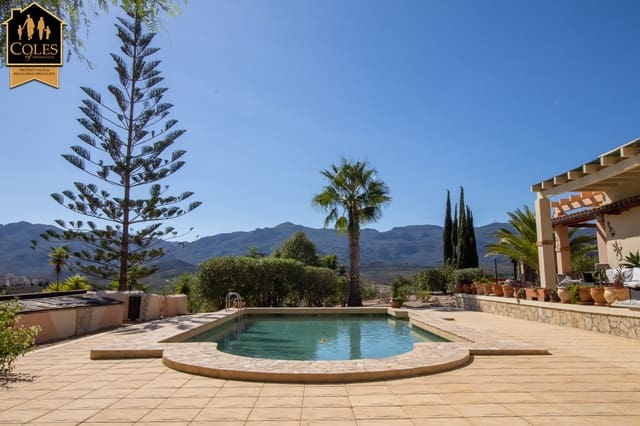 5 bedroom Villa for sale in Los Gallardos with pool - € 429,000 (Ref: 9635004)