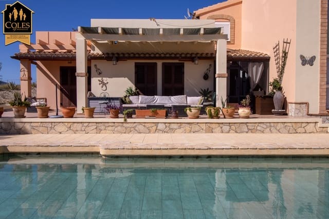 5 bedroom Villa for sale in Los Gallardos with pool - € 429,000 (Ref: 9635004)