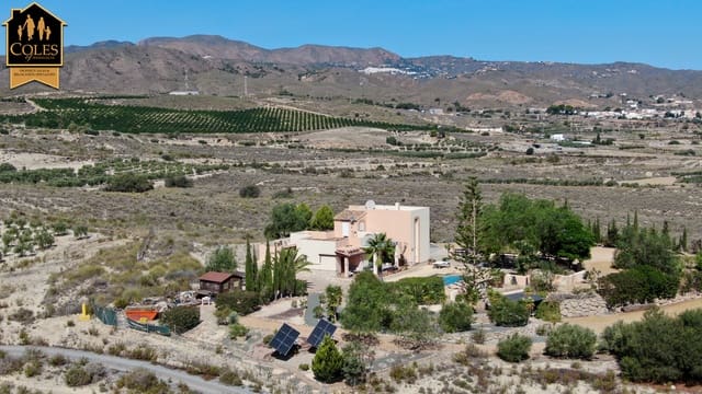 5 bedroom Villa for sale in Los Gallardos with pool - € 429,000 (Ref: 9635004)