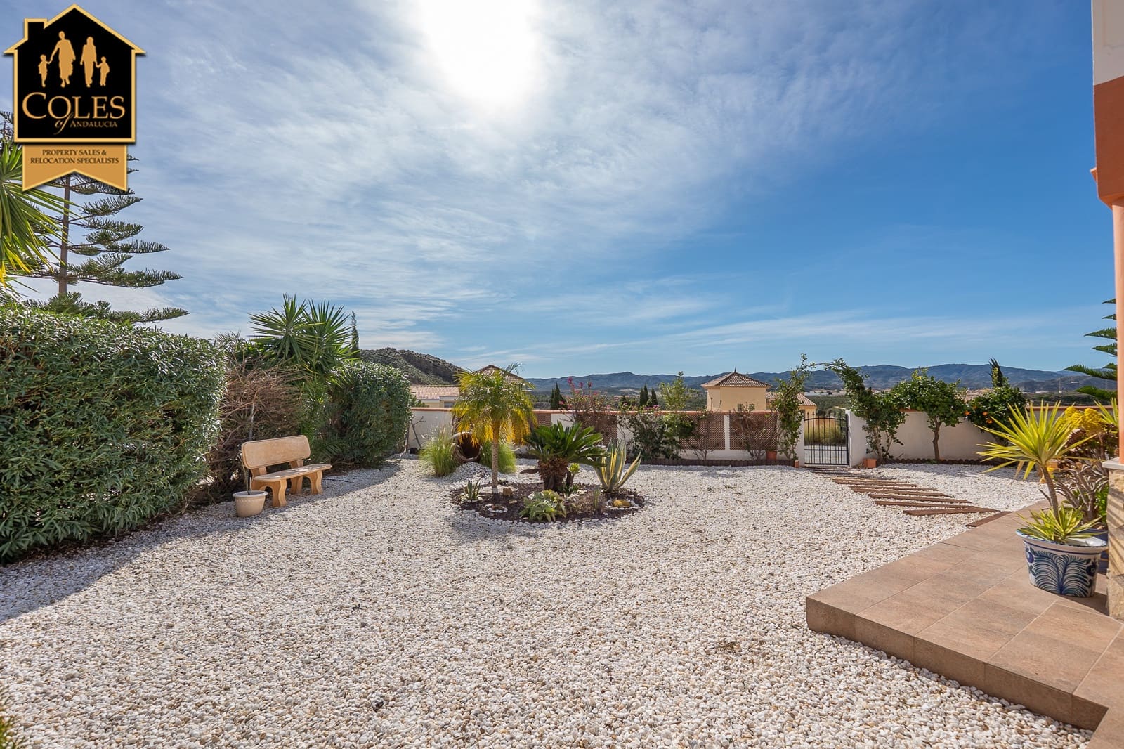 3 soverom Villa til salgs i El Cucador med svømmebasseng garasje - € 269 995 (Ref: 9691376)