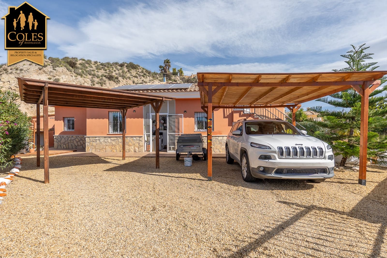 3 soverom Villa til salgs i El Cucador med svømmebasseng garasje - € 269 995 (Ref: 9691376)