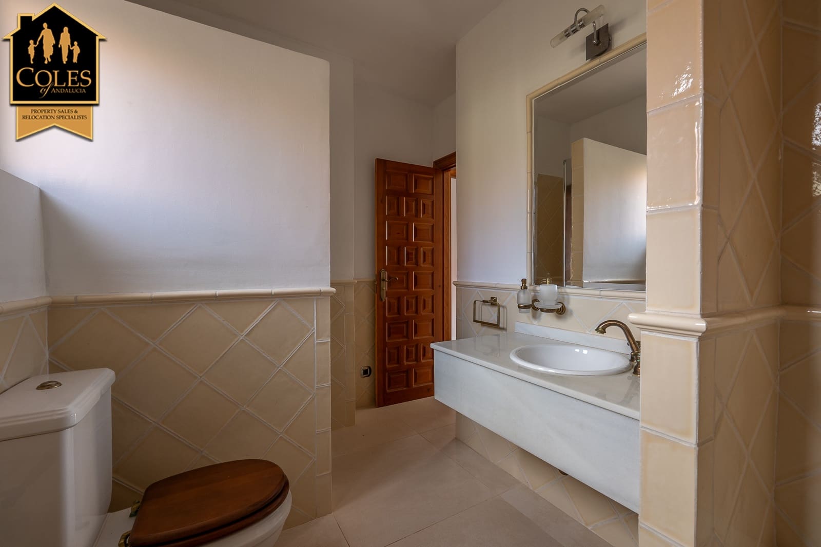 3 makuuhuone Huvila myytävänä paikassa Desert Springs mukana uima-altaan 
autotalli - 395 000 € (Ref: 9696857)