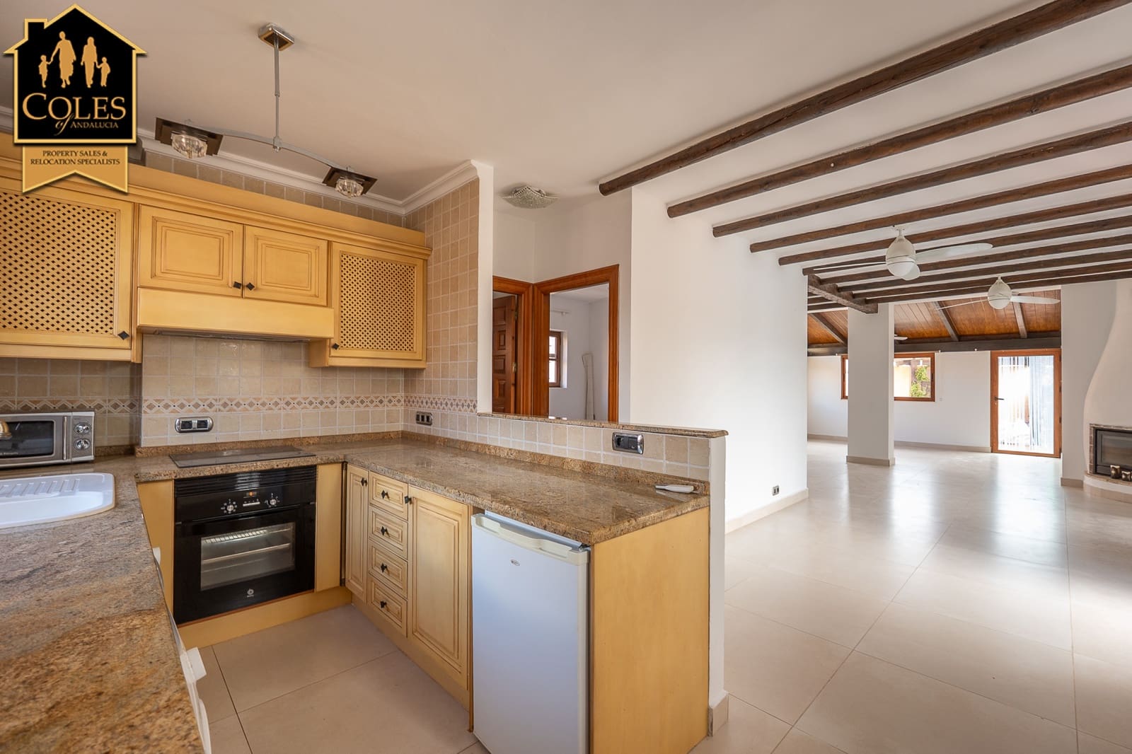 3 makuuhuone Huvila myytävänä paikassa Desert Springs mukana uima-altaan 
autotalli - 395 000 € (Ref: 9696857)