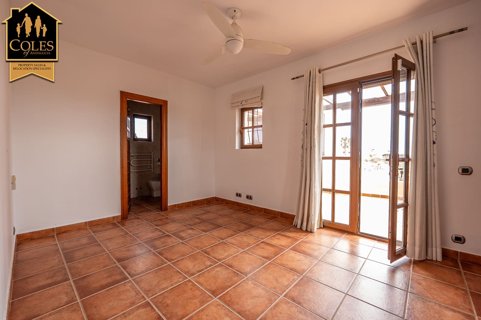 3 makuuhuone Huvila myytävänä paikassa Desert Springs mukana uima-altaan 
autotalli - 395 000 € (Ref: 9696857)