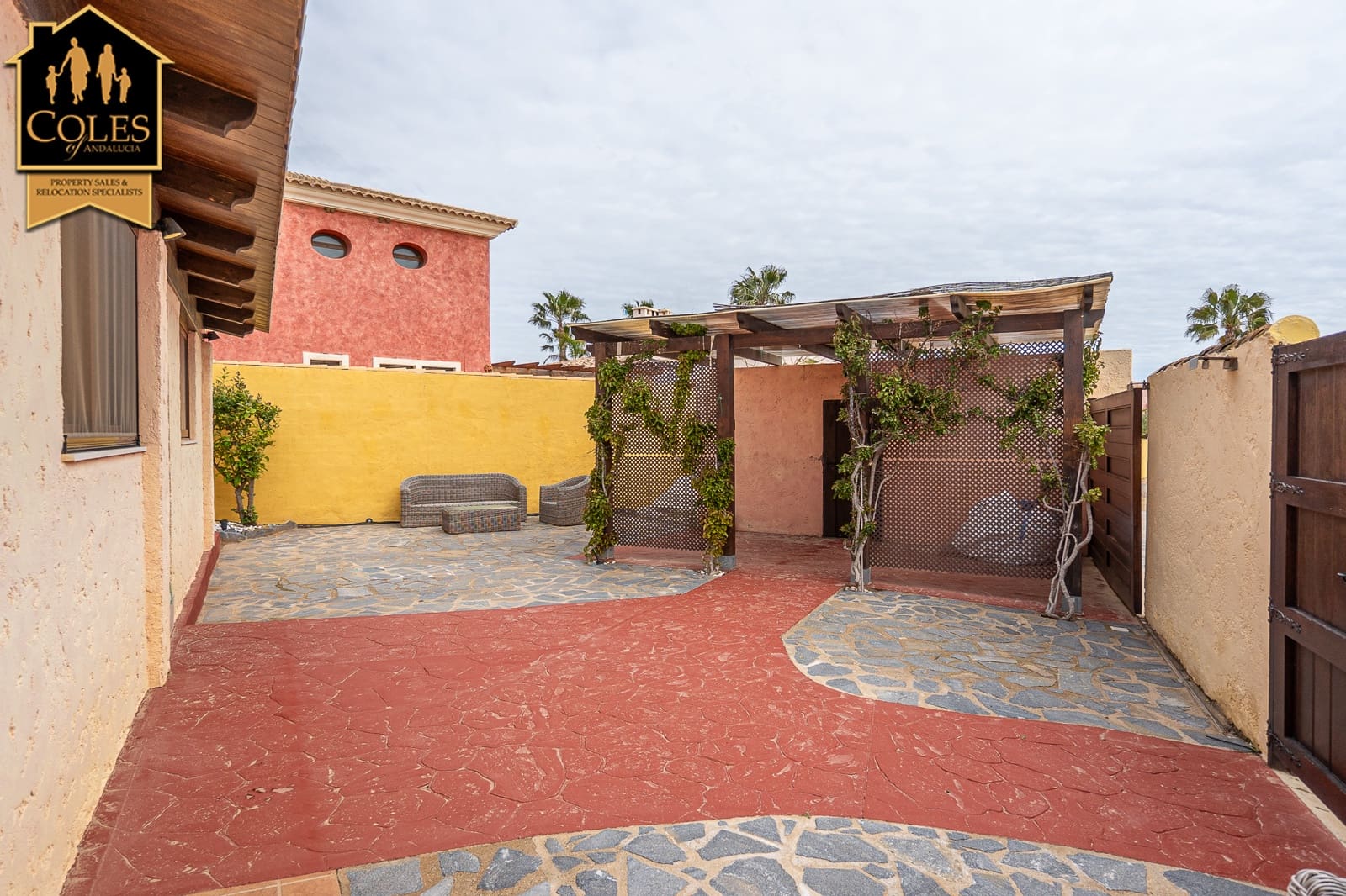 3 makuuhuone Huvila myytävänä paikassa Desert Springs mukana uima-altaan 
autotalli - 395 000 € (Ref: 9696857)