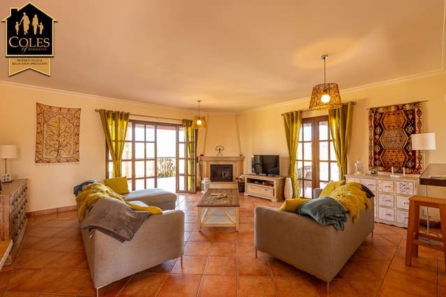 4 bedroom Villa for sale in Desert Springs, Cuevas del Almanzora with pool garage - € 575,000 (Ref: 9707728)