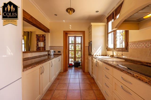 4 bedroom Villa for sale in Desert Springs, Cuevas del Almanzora with pool garage - € 575,000 (Ref: 9707728)