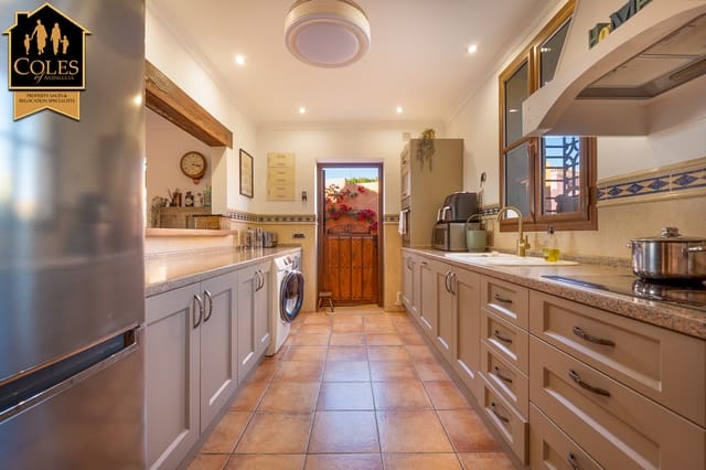 4 camera da letto Villa in vendita in Cuevas del Almanzora con piscina garage - 649.950 € (Rif: 9747064)