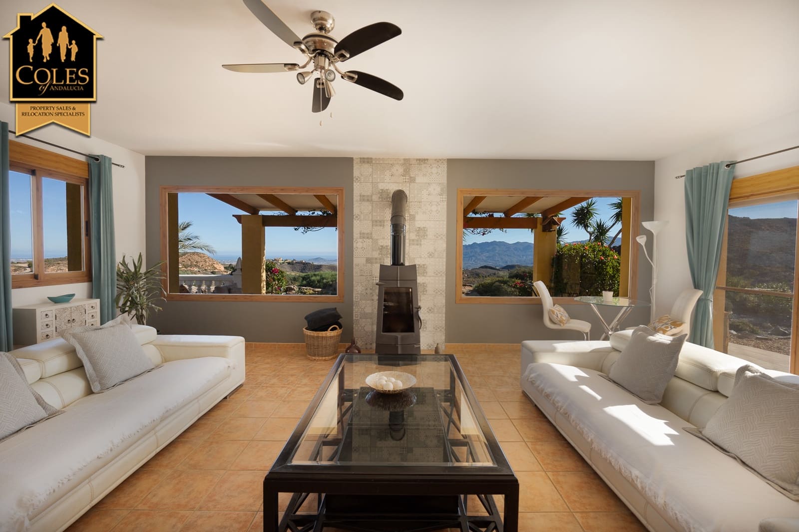 4 soveværelse Villa til salg i Bedar med swimmingpool garage - € 530.000 (Ref: 9747269)