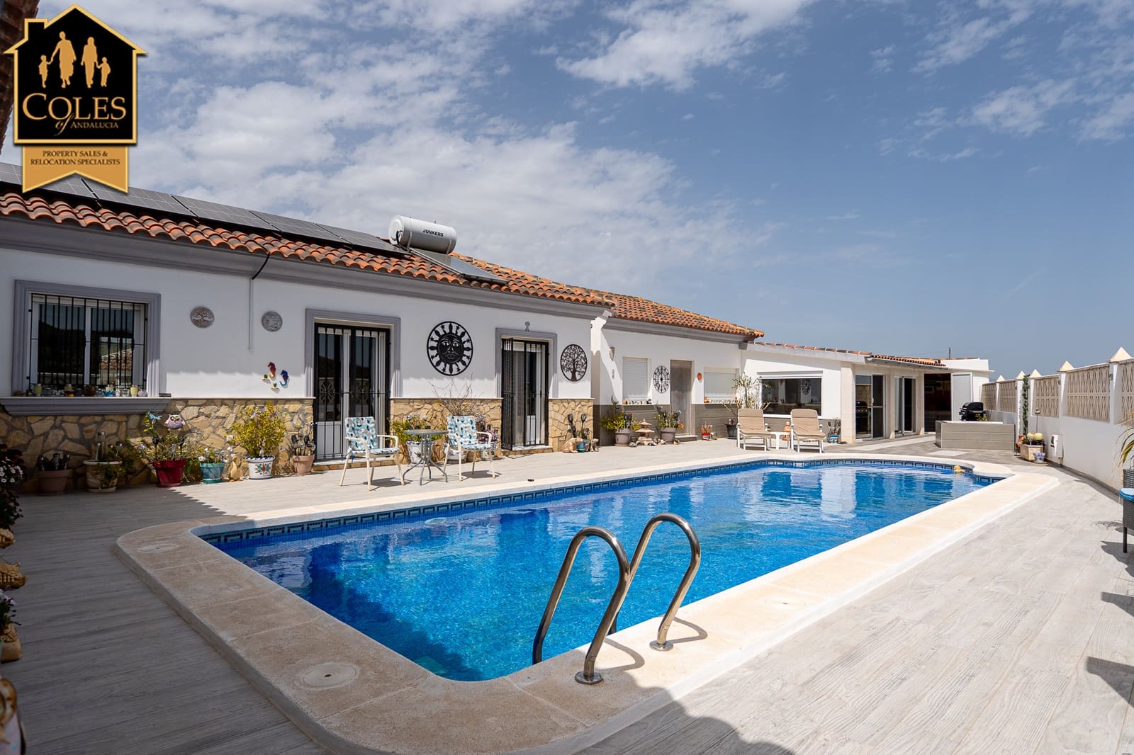 Chalet de 3 habitaciones en Arboleas en venta con piscina garaje - 334.950 € (Ref: 9788880)