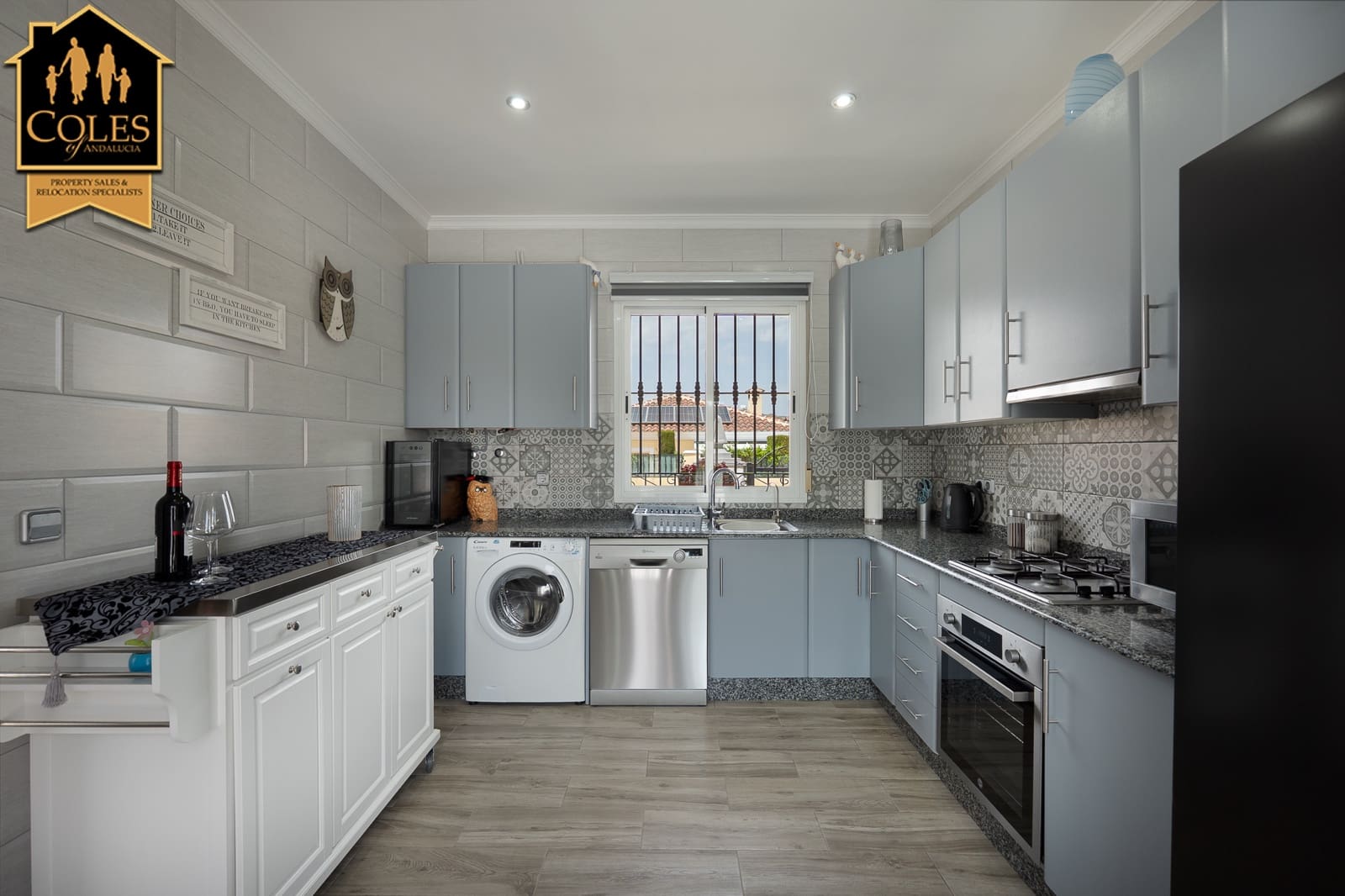 Chalet de 3 habitaciones en Arboleas en venta con piscina garaje - 334.950 € (Ref: 9788880)