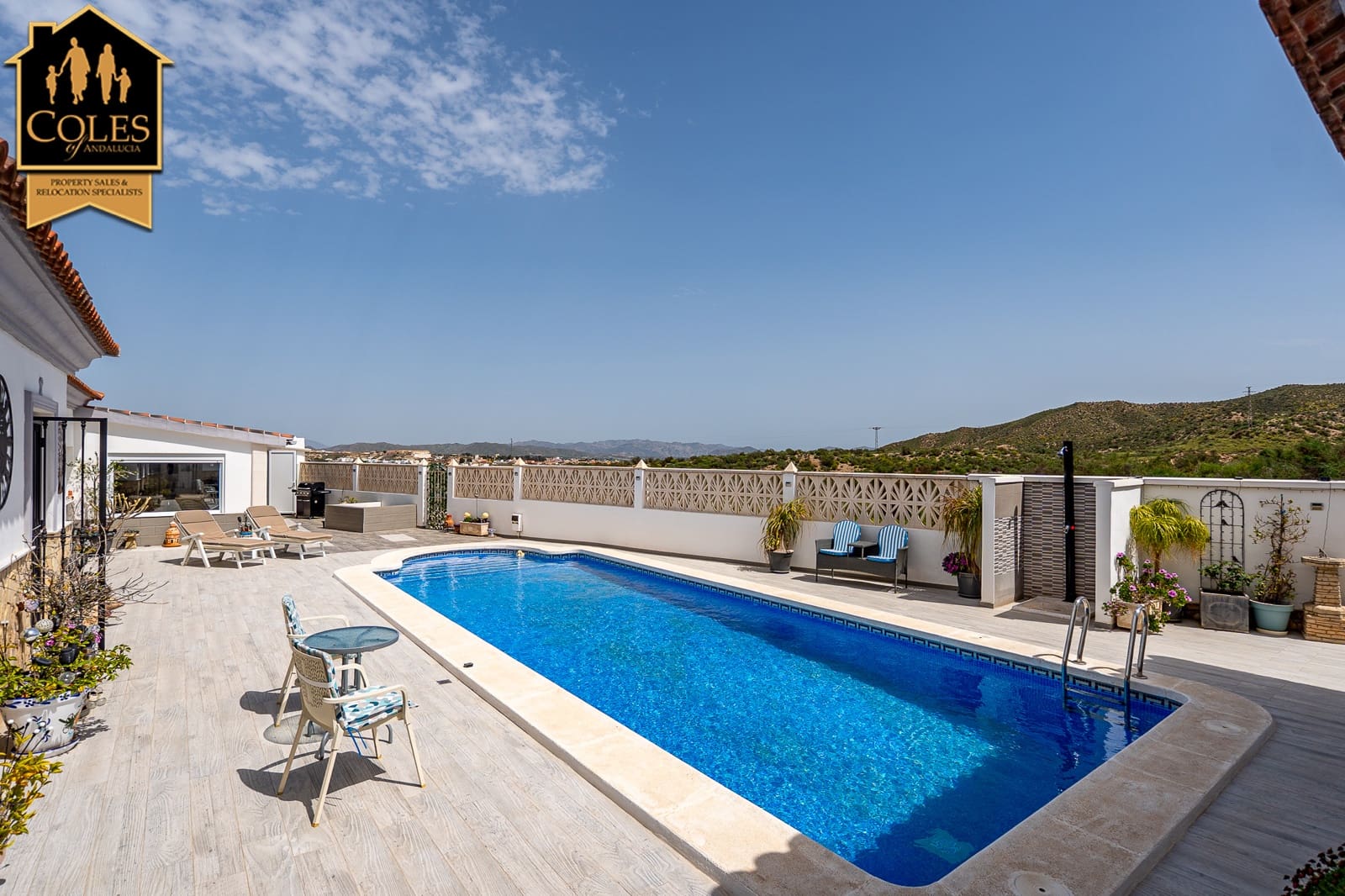 Chalet de 3 habitaciones en Arboleas en venta con piscina garaje - 334.950 € (Ref: 9788880)