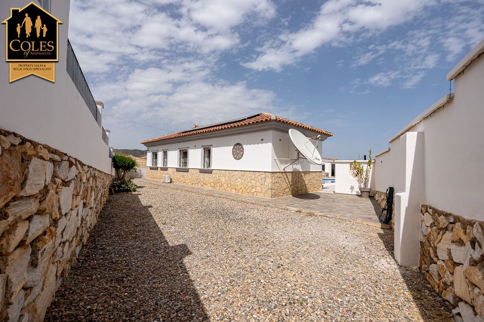 Chalet de 3 habitaciones en Arboleas en venta con piscina garaje - 334.950 € (Ref: 9788880)