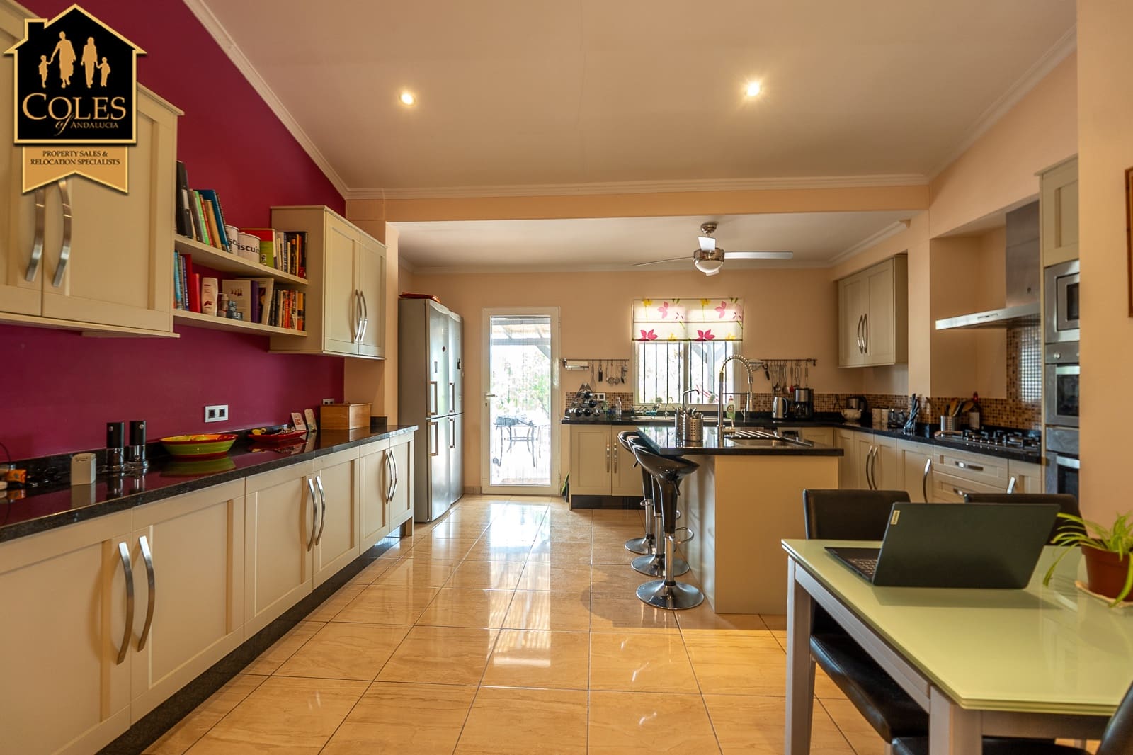 4 sypialnia Willa na sprzedaż w Cuevas del Almanzora z basenem garażem - 485 000 € (Ref: 9793245)