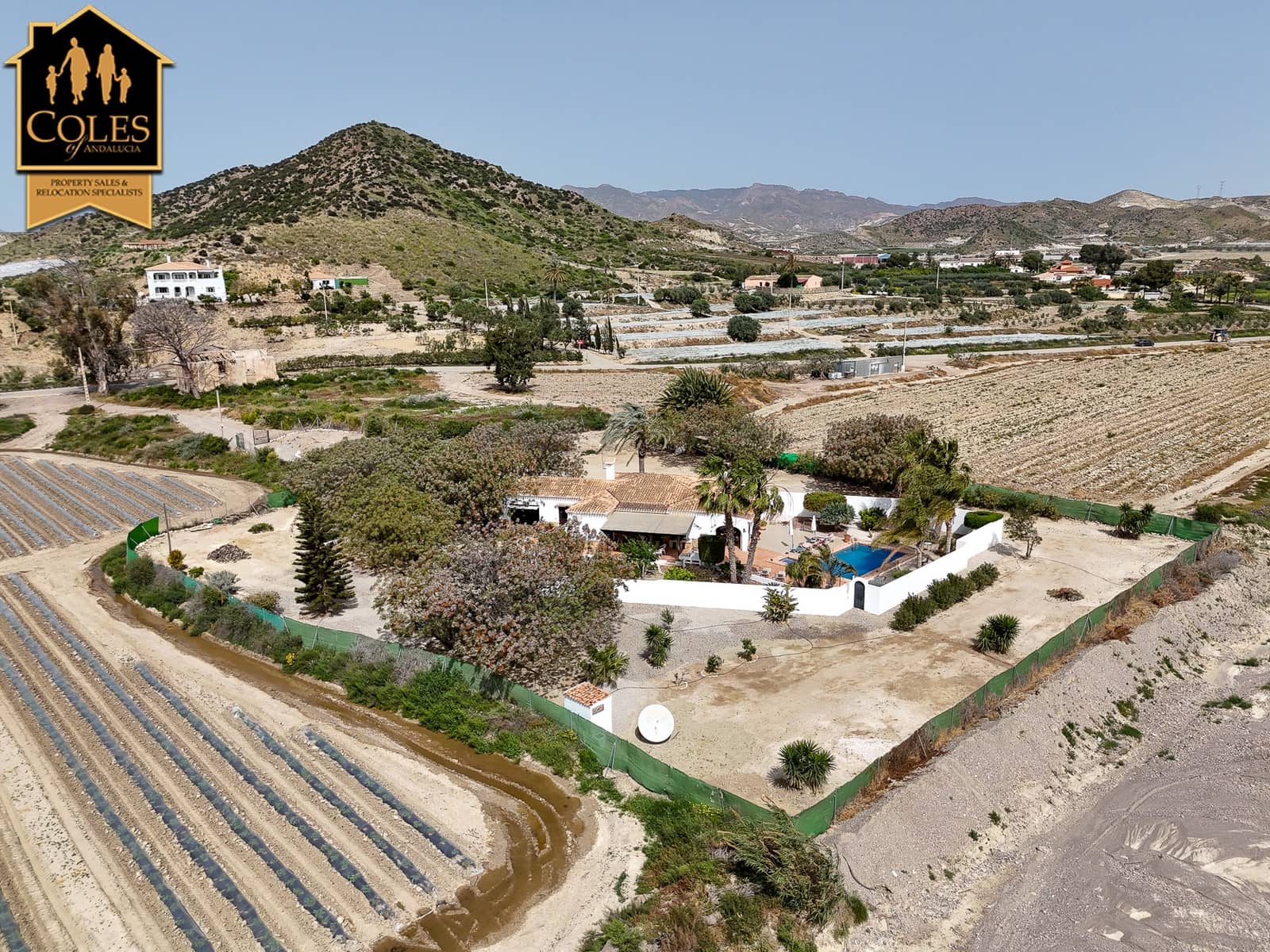 4 sypialnia Willa na sprzedaż w Cuevas del Almanzora z basenem garażem - 485 000 € (Ref: 9793245)