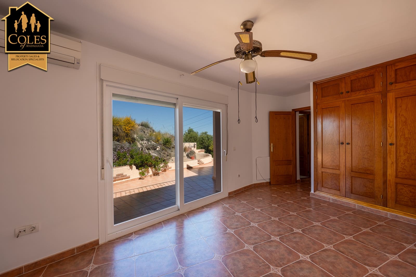 4 bedroom Villa for sale in Turre with garage - € 349,950 (Ref: 9793276)