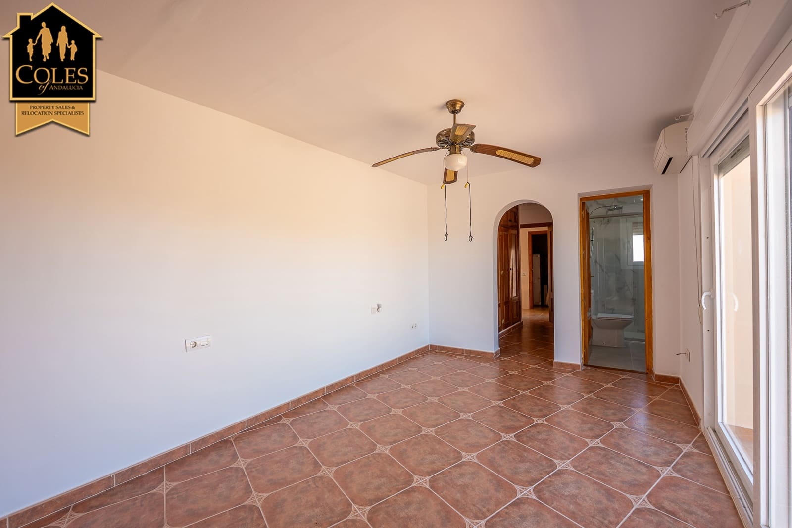 4 bedroom Villa for sale in Turre with garage - € 349,950 (Ref: 9793276)