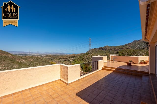 4 bedroom Villa for sale in Turre with garage - € 349,950 (Ref: 9793276)