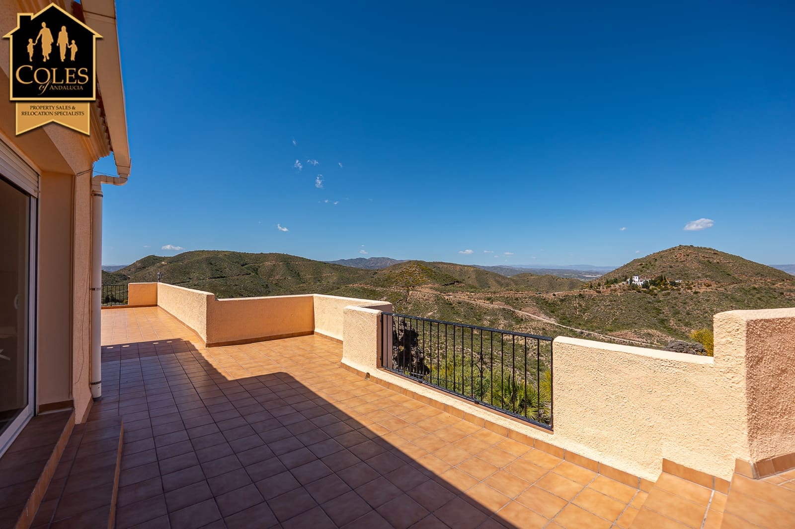 4 bedroom Villa for sale in Turre with garage - € 349,950 (Ref: 9793276)