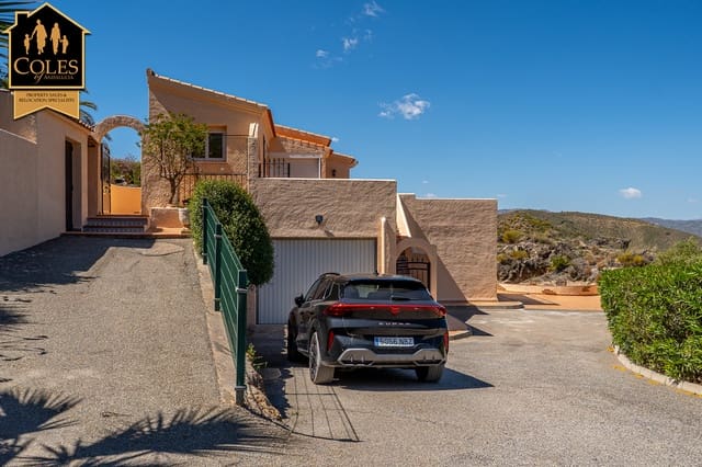 4 bedroom Villa for sale in Turre with garage - € 349,950 (Ref: 9793276)