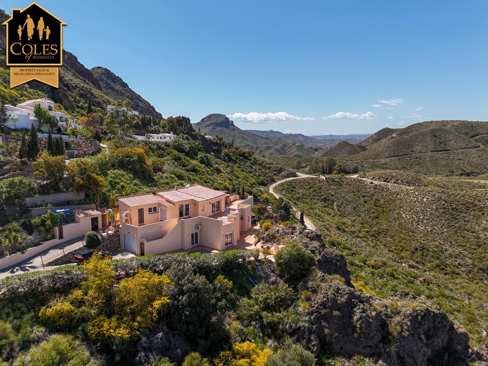 4 bedroom Villa for sale in Turre with garage - € 349,950 (Ref: 9793276)