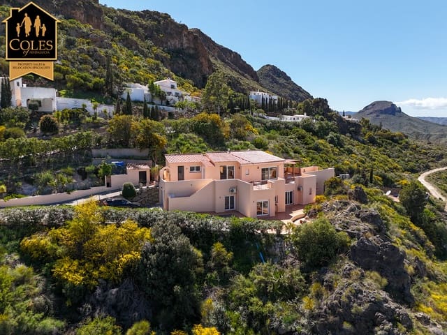 4 bedroom Villa for sale in Turre with garage - € 349,950 (Ref: 9793276)