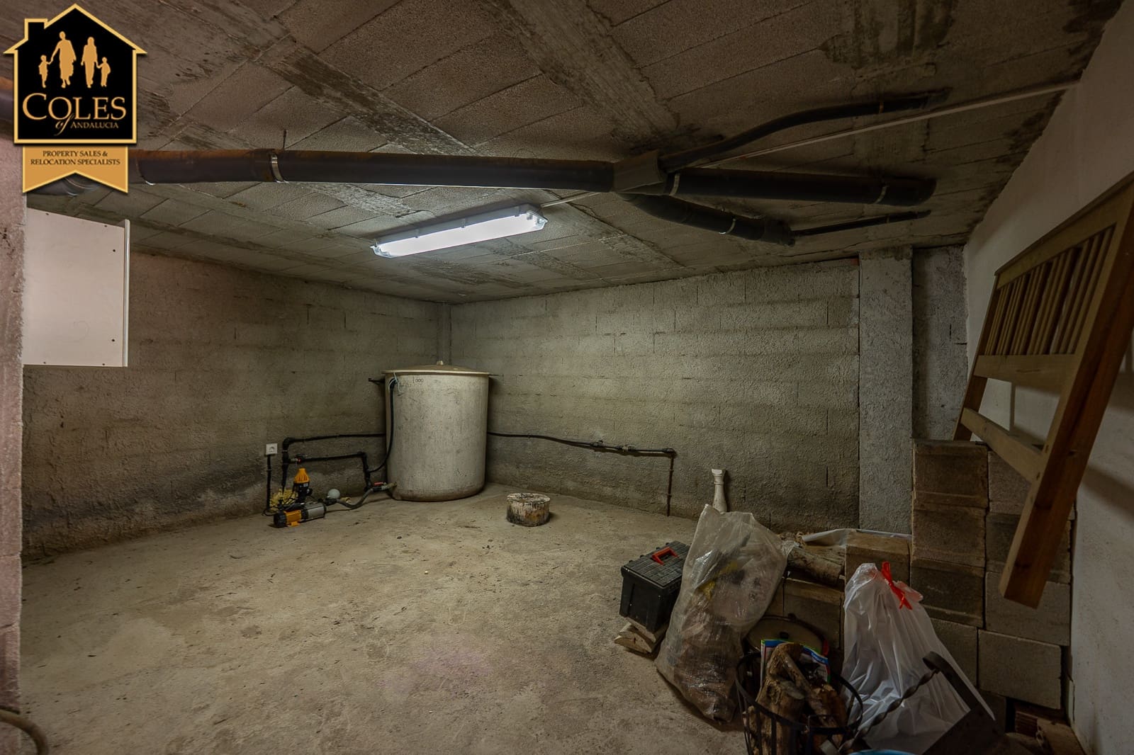 4 makuuhuone Huvila myytävänä paikassa Arboleas mukana uima-altaan 
autotalli - 299 950 € (Ref: 9801471)