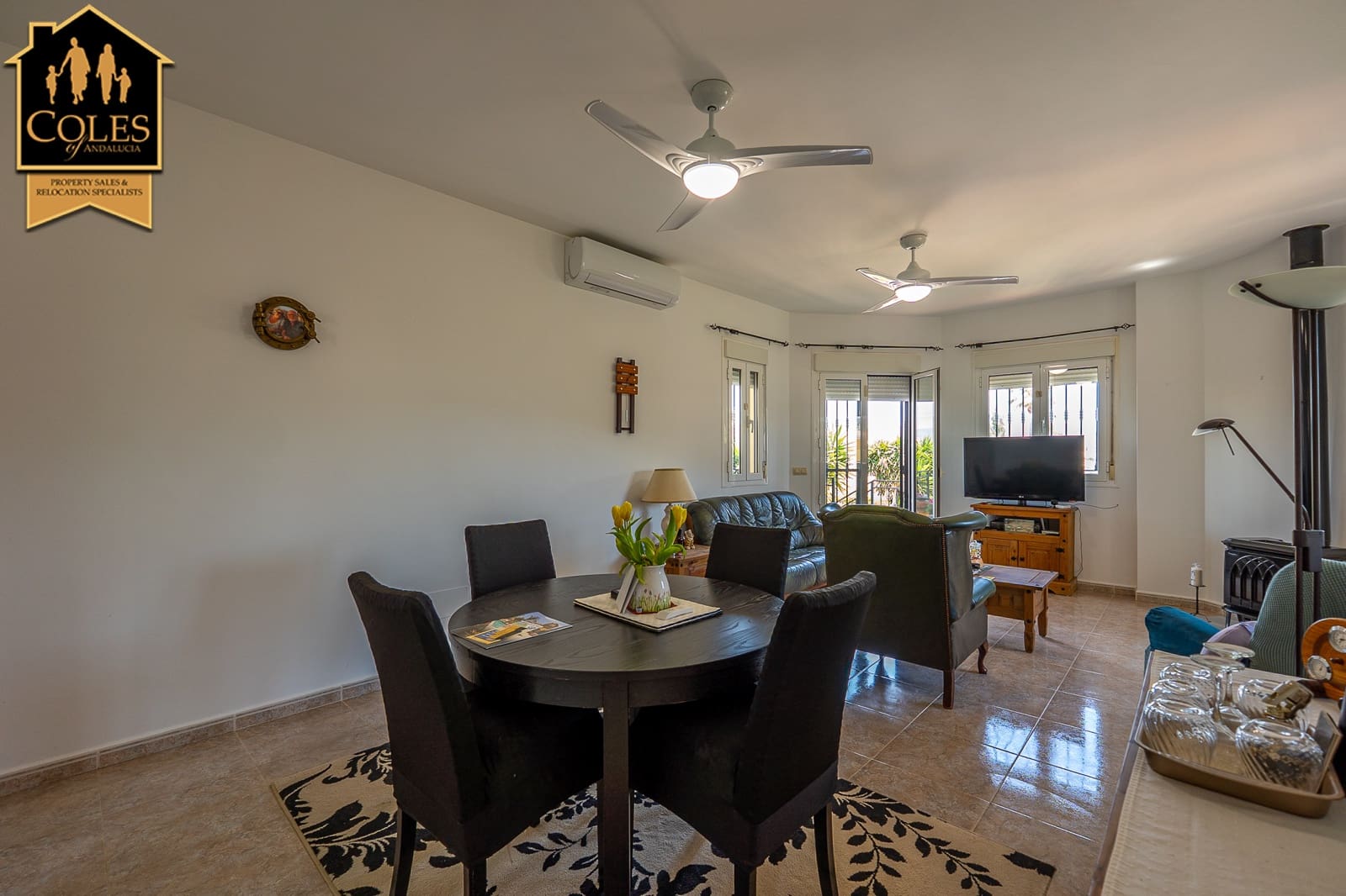 4 makuuhuone Huvila myytävänä paikassa Arboleas mukana uima-altaan 
autotalli - 299 950 € (Ref: 9801471)