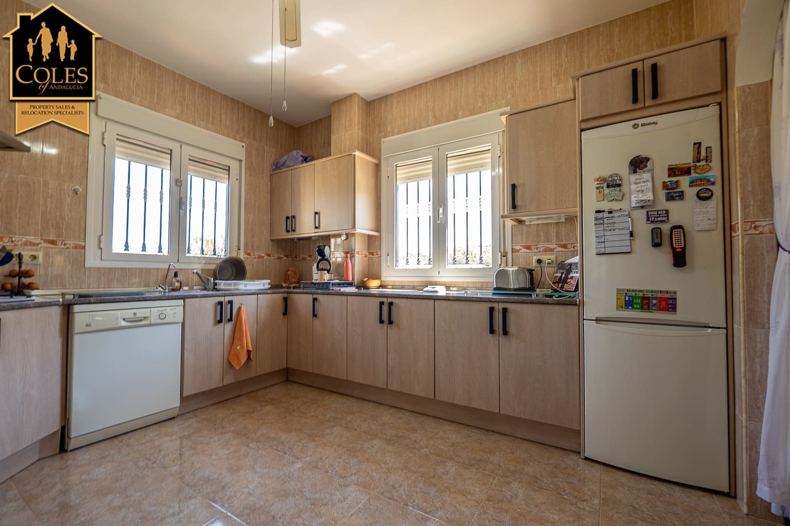 4 makuuhuone Huvila myytävänä paikassa Arboleas mukana uima-altaan 
autotalli - 299 950 € (Ref: 9801471)