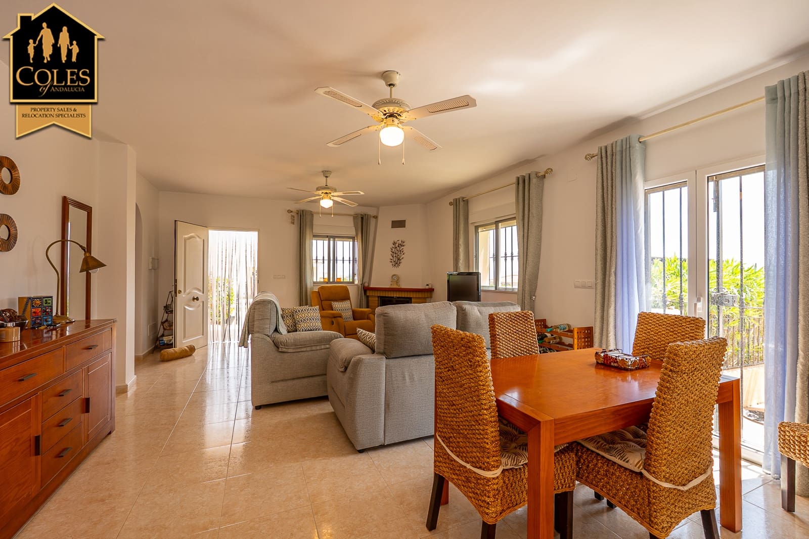 3 quarto Moradia para venda em Arboleas com piscina garagem - 255 000 € (Ref: 9823979)