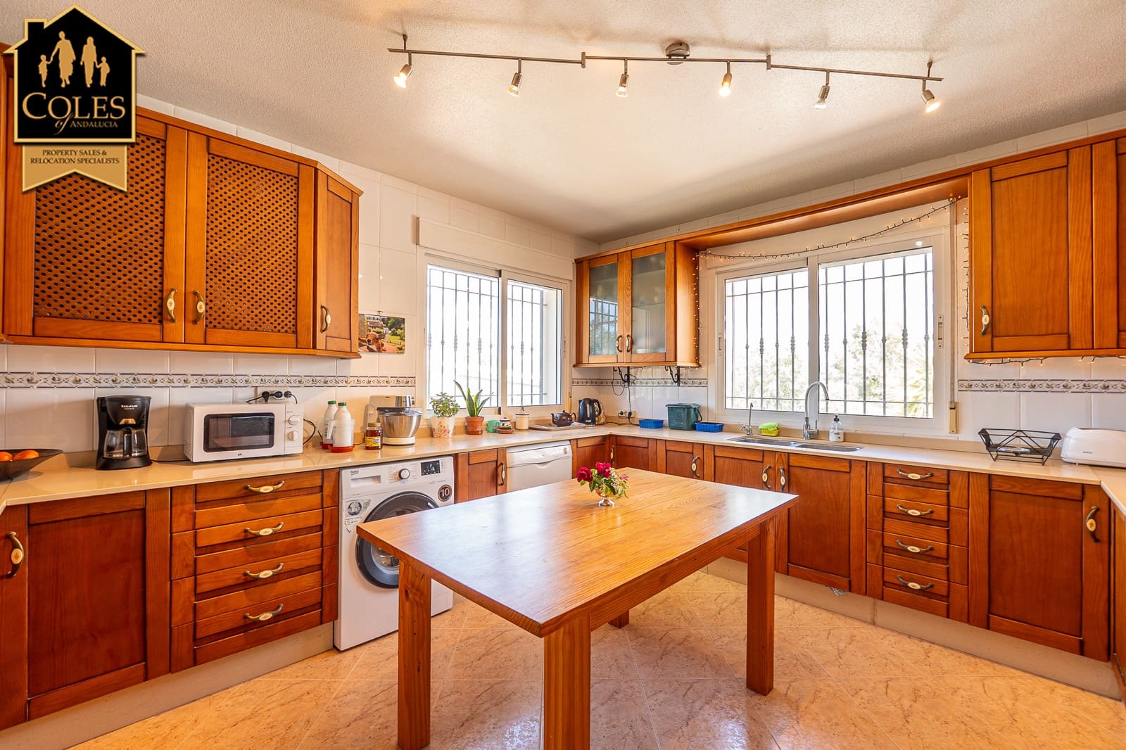 3 bedroom Villa for sale in La Parroquia with pool garage - € 350,000 (Ref: 9829443)