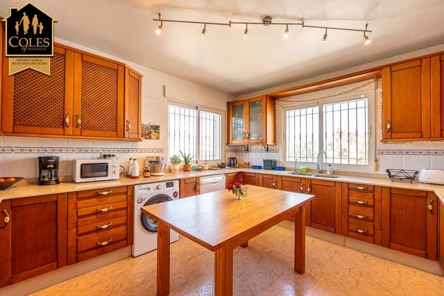 3 soverom Villa til salgs i La Parroquia, Lorca med svømmebasseng garasje - € 350 000 (Ref: 9829443)