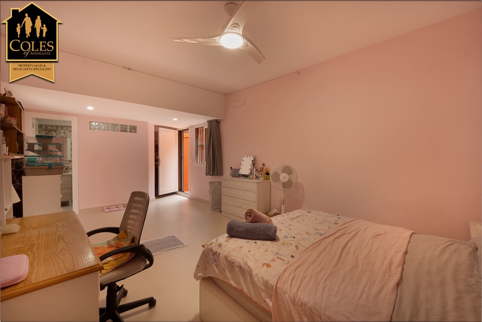 Chalet de 4 habitaciones en Los Gallardos en venta con piscina garaje - 399.995 € (Ref: 9914746)