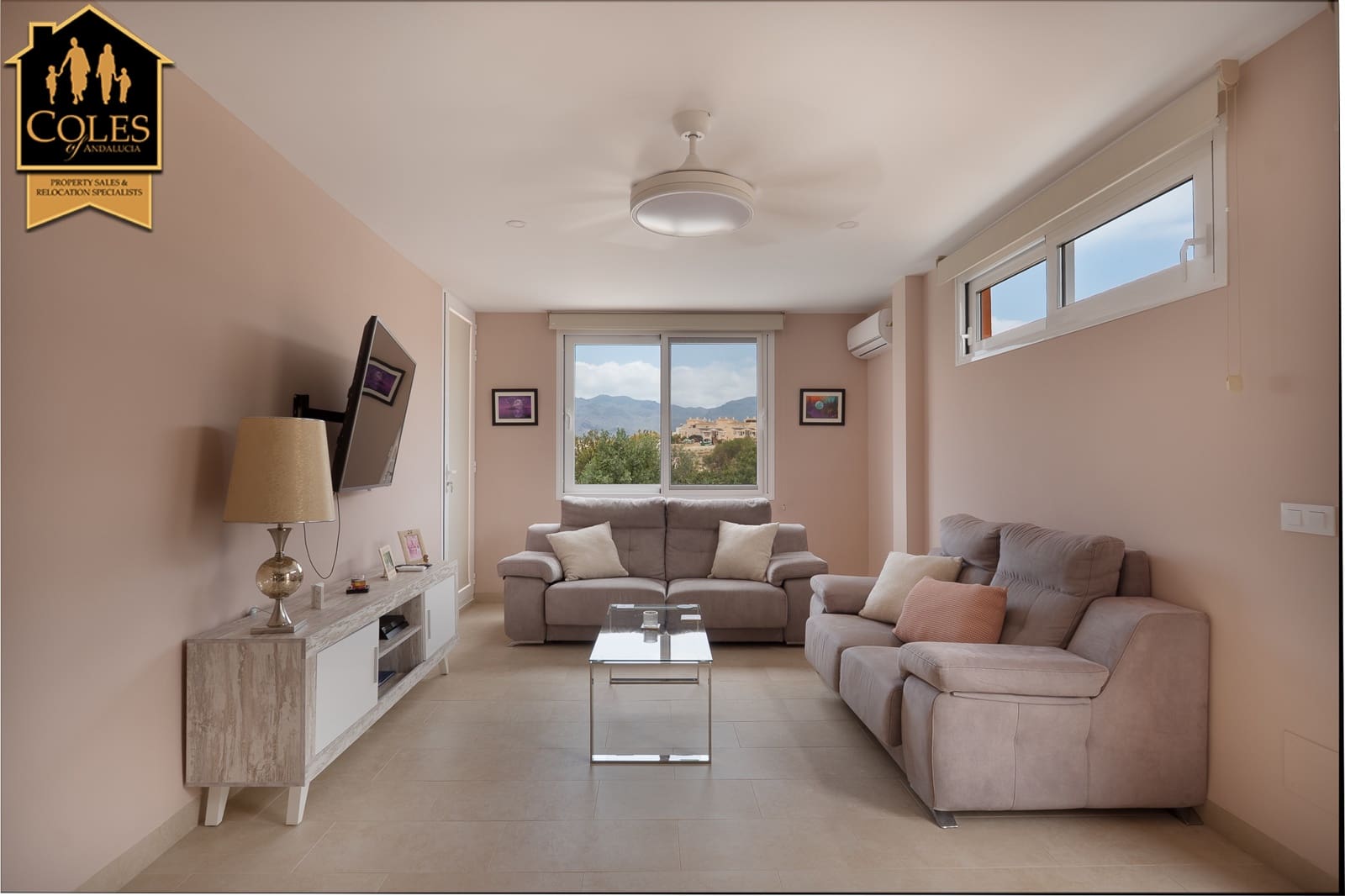 Chalet de 4 habitaciones en Los Gallardos en venta con piscina garaje - 399.995 € (Ref: 9914746)