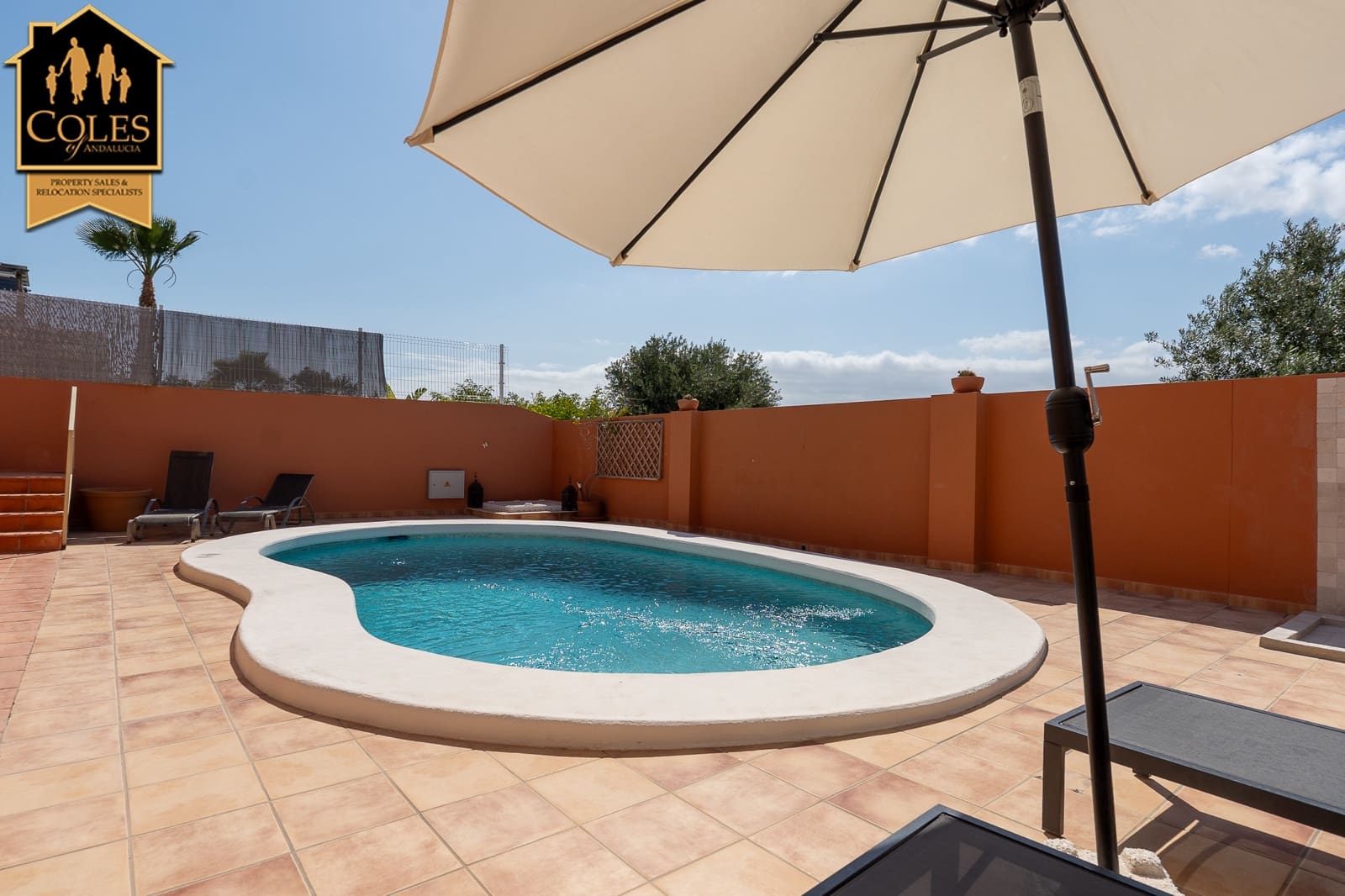 Chalet de 4 habitaciones en Los Gallardos en venta con piscina garaje - 399.995 € (Ref: 9914746)